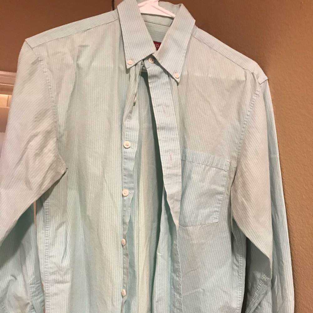 Light blue/aqua